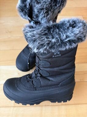 Kamik Women's Black Winter Boots with Faux-Fur Cuff
